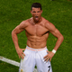 Illustration for article titled Can Cristiano Ronaldo Dunk?